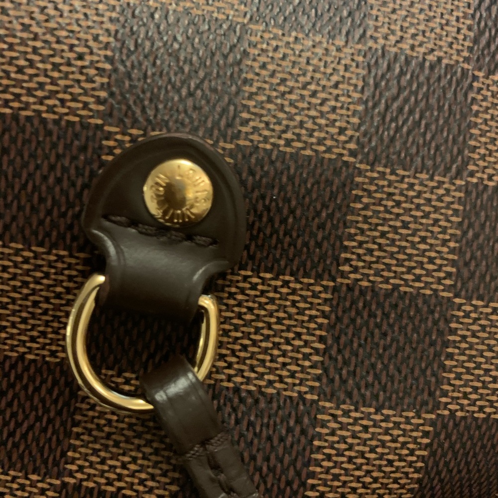 Louis Vuitton Neverfull Bag and Wristlet - Picture 7 of 14